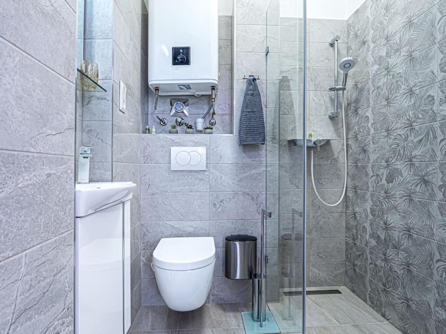 Vidra-lak With Private Parking Apartment *